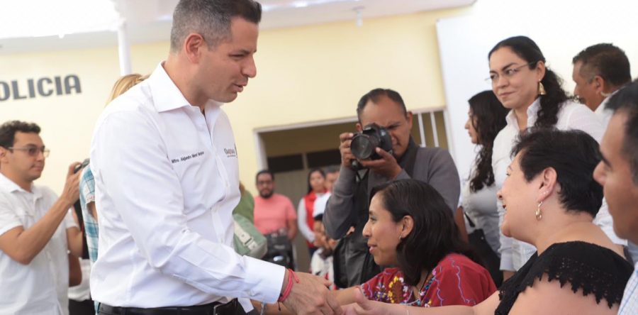 Entrega AMH mobiliario y equipamiento a 10 escuelas y una biblioteca en Santa Lucía del Camino