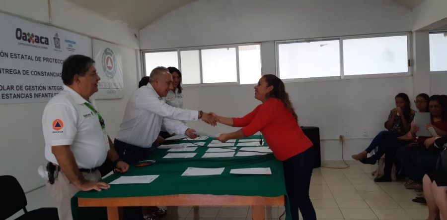 Entrega CEPCO constancias a estancias infantiles que cumplen acciones en materia de protección civil