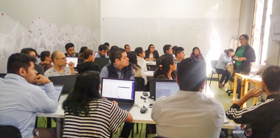 Capacitan  Sectur Oaxaca y Punto México Conectado a sector turístico en marketing digital