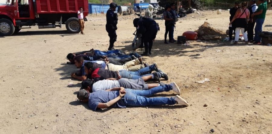 Deja un muerto y varios heridos disputa entre transportistas