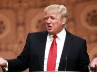 Trump dice que no tiene prisa para cerrar un acuerdo comercial con China