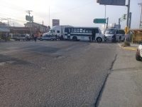 Bloquean regidoras accesos a San Jacinto Amilpas
