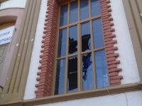 Vandaliza Sol Rojo oficinas de Fiscalía para exigir respuestas a sus demandas