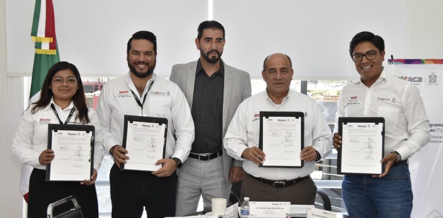 Entregará IEEPO este año 624 becas a estudiantes que son madres jóvenes y jóvenes embarazadas