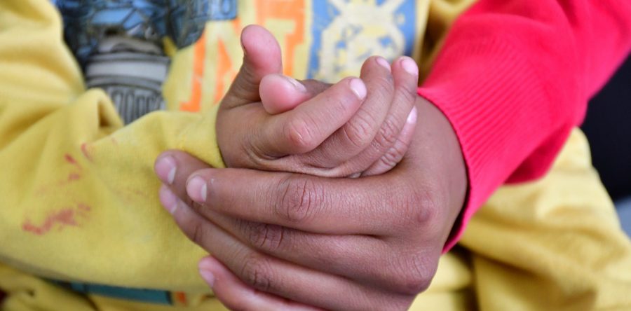 Apoya IEEPO con becas a jóvenes madres o embarazadas