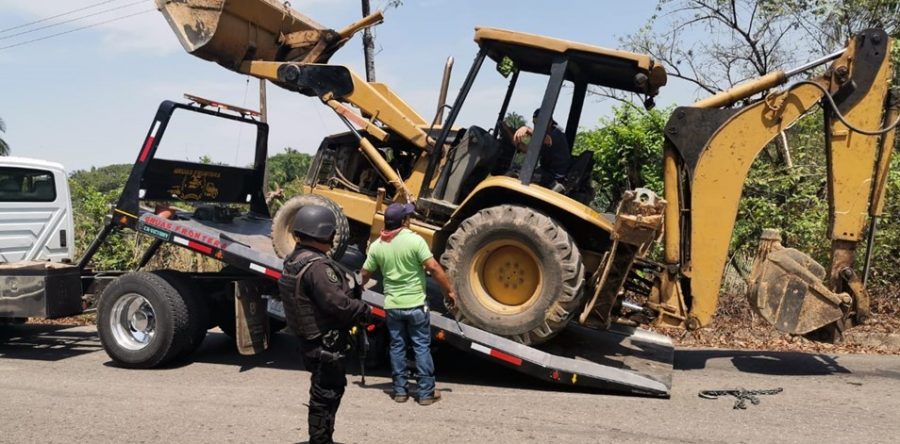 Asegura Policía Estatal retroexcavadora con alteraciones en el número de serie