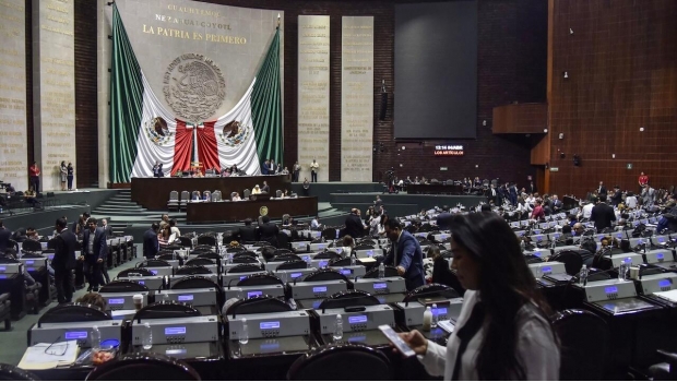 Proponen diputados sancionar a funcionarios flojos e irresponsables
