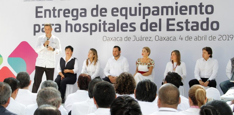 Entrega Alejandro Murat equipo médico a hospitales por más de 30.7 mdp