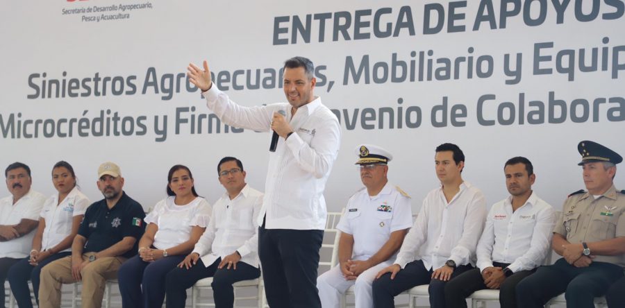 Fortalece Gobierno de Oaxaca sector educativo, agropecuario y a mujeres de Huatulco