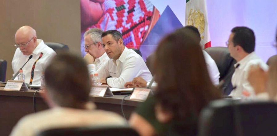Suma de esfuerzos permitirá el desarrollo de Oaxaca y el sur del país: AMH