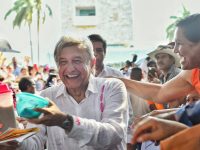 Funcionarios usaron seguro pagado por el erario para cirugías plásticas: AMLO