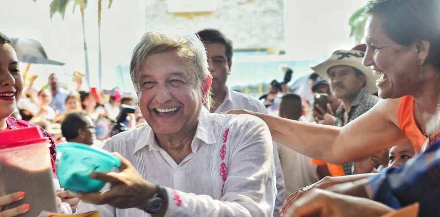 Funcionarios usaron seguro pagado por el erario para cirugías plásticas: AMLO