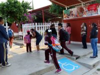 Este lunes 29 de abril regresan a clases estudiantes del nivel básico