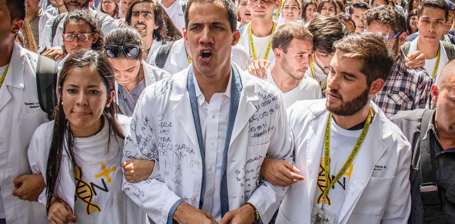 Tras liberar a Leopoldo López, Guaidó llama a soldados a darle la espalda a Maduro