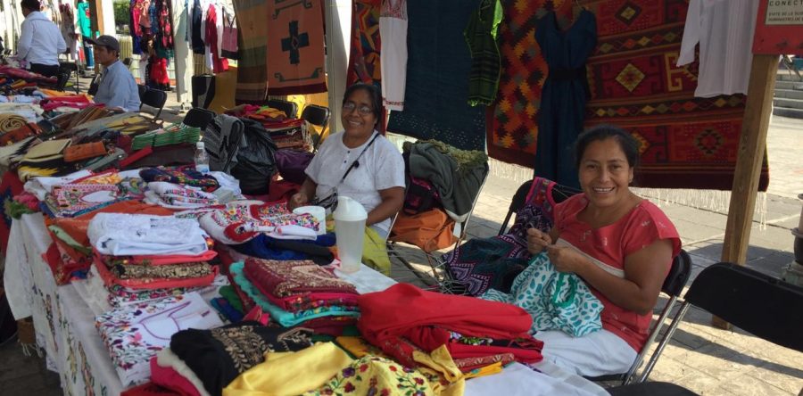 Participan artesanas y artesanos oaxaqueños en  el 56 aniversario de Ciudad Nezahualcóyotl