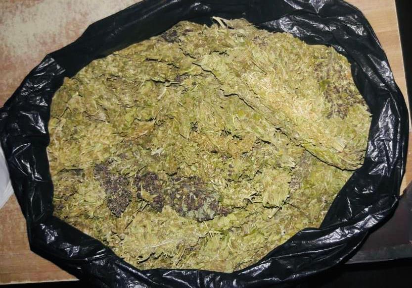 Detenido por la Policía Estatal, transportaba un kilo de marihuana