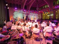 Cautiva Banda Guelaguetza al público en Francia