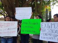 Los niños no son fantasmas, reclaman madres de familia