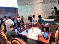 Con baile diputados celebran 97 aniversario de la Constitución Estatal y cierre de periodo ordinario