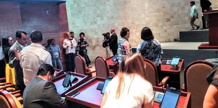 Con baile diputados celebran 97 aniversario de la Constitución Estatal y cierre de periodo ordinario