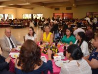 Festeja IEEPO a madres trabajadoras al servicio de la educación