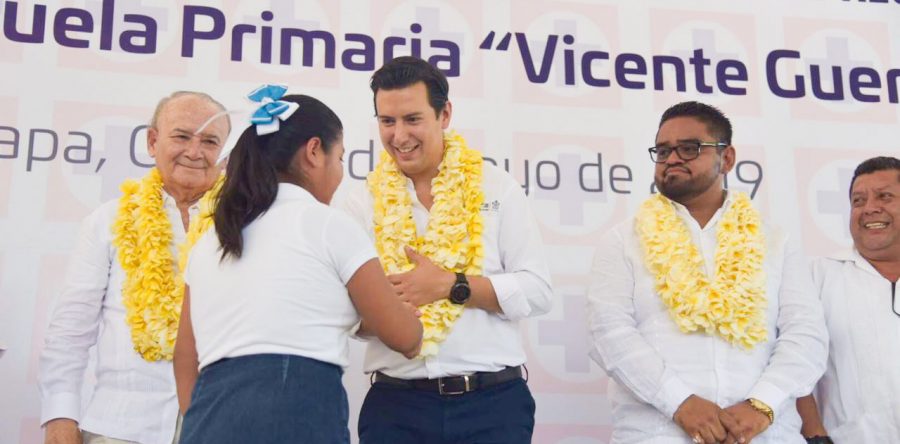 Gobierno de Oaxaca y Cooperativa La Cruz Azul inauguran escuela en Santa María Petapa