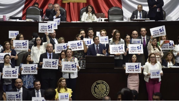 Reforma Educativa se aprueba en 17 estados y ya puede promulgarse