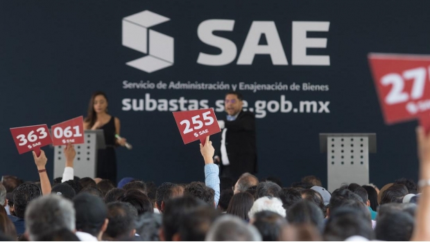 Se vendieron 65 de 82 autos en la subasta de Los Pinos