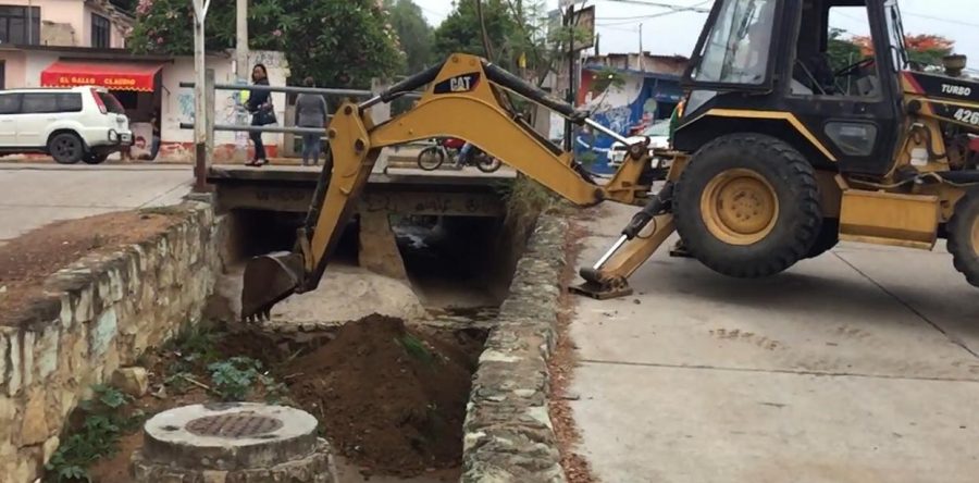 Exhorta Gobierno capitalino a no arrojar basura en calles para evitar inundaciones