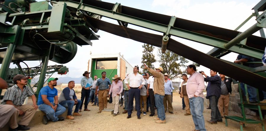 Reactiva edil Oswaldo García la planta de asfalto de Oaxaca de Juárez