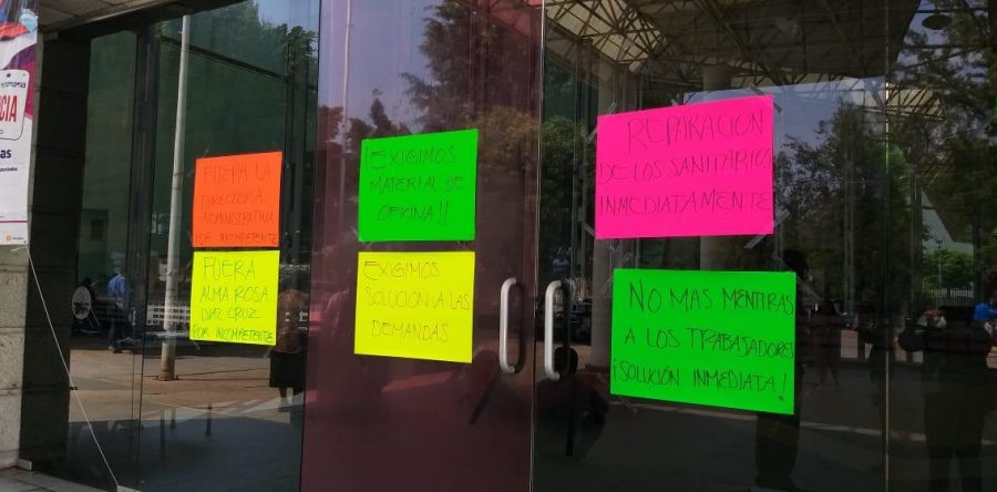 En condiciones deplorables trabajan en la Semovi; hay un baño para 45 empleados