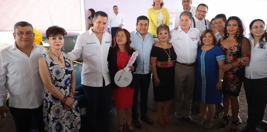 Celebra Alejandro Murat a madres trabajadoras del Gobierno del Estado