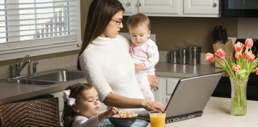 Tensión digital: cuando tienes a mamá en tus redes sociales
