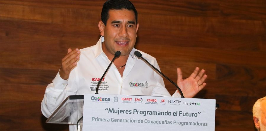 Presenta Icapet primera generación de “Mujeres Programando el Futuro”