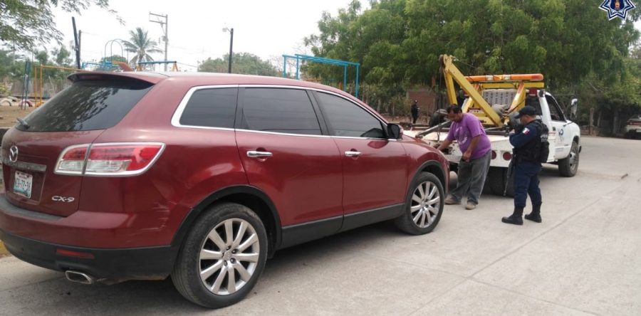 Recupera Policía Estatal camioneta con reporte de robo vigente