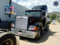 Un tractocamión robado fue recuperado por la Policía Estatal