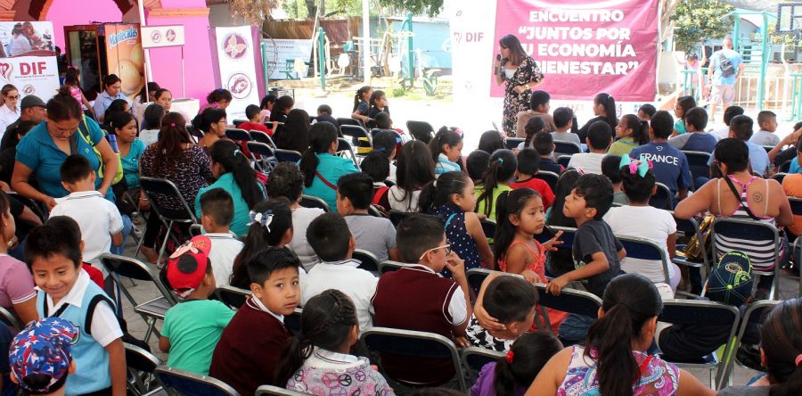 Acerca Gobierno capitalino medios de bienestar a familias de Donají