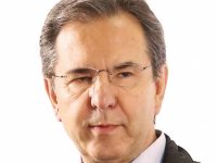 Que siempre no. Los niños no podrán usar faldas: SEP