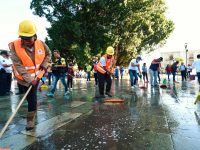 Con tequio, Ayuntamiento y ciudadanía  embellecen la Alameda de León