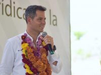 961 familias de la Cañada reciben títulos de propiedad por parte del gobierno de AMH