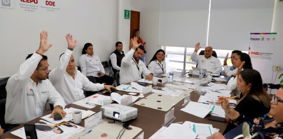 Apoyará  IEEPO con becas a 624 madres jóvenes y jóvenes embarazadas