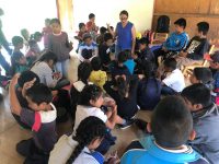 Imparte IEEPO dinámicas a escolares del albergue de Yosondúa