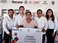 Acercan a Huatulco oportunidades laborales y microcréditos
