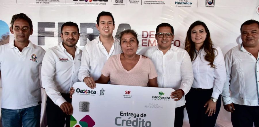 Acercan a Huatulco oportunidades laborales y microcréditos