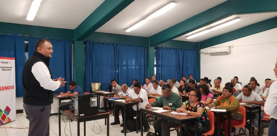 Capacita Semovi e Icapet a concesionarios y conductores del transporte público