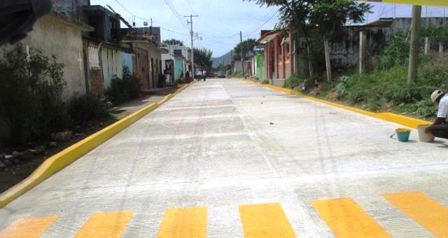 Entrega Sinfra pavimentaciones en Costa, Istmo, Valles Centrales y Sierra Sur por más de 5 mdp