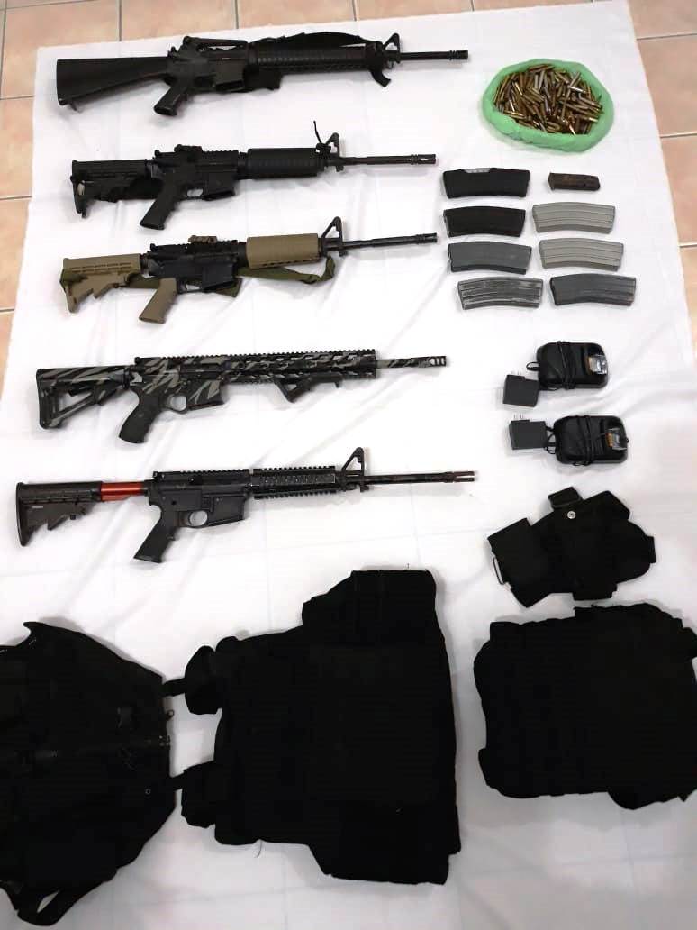 Confiscan la Policía Estatal y el Ejército Mexicano armas de grueso calibre y realizan dos detenciones