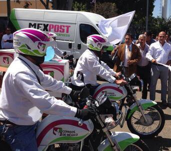 Carteros protestan; no tienen ni para la gasolina