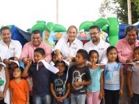 En Viguera, Patricia Benfield da inicio al programa Diviértete DIFerente