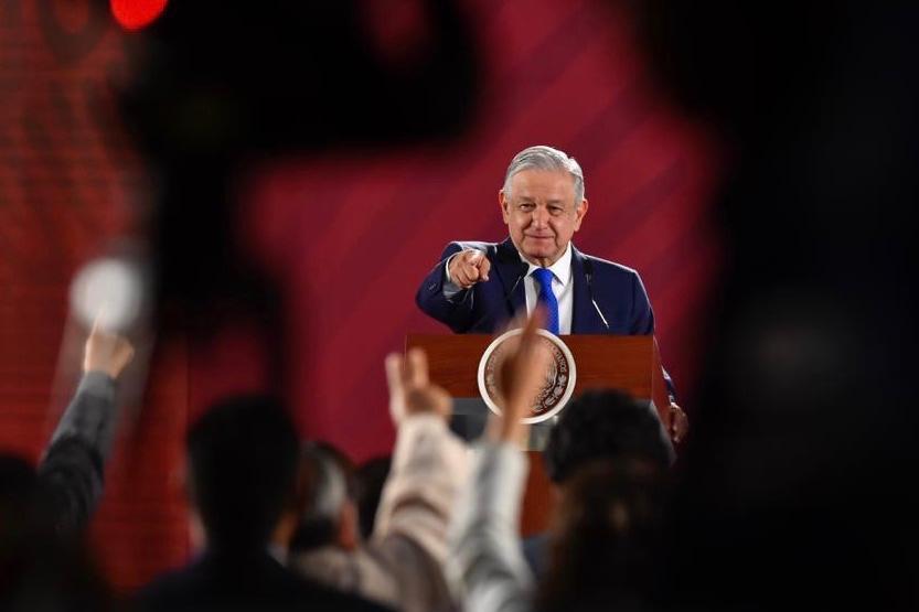 AMLO asegura que hay un expresidente que debe impuestos
